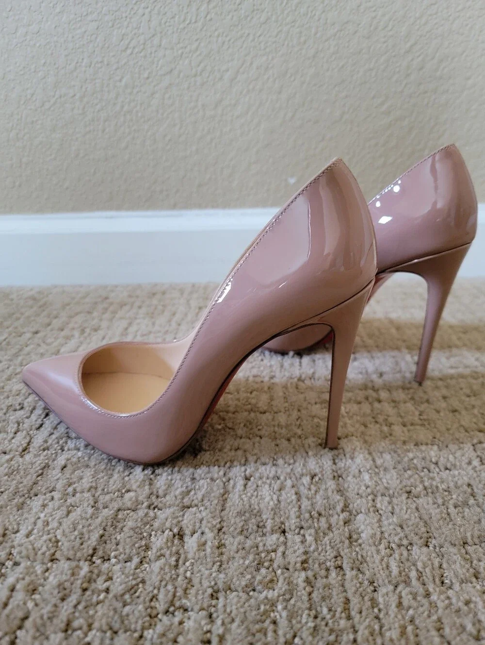 New Christian Louboutin 100mm Nude Patent Leather Pointed-Toe Pumps, Size 36